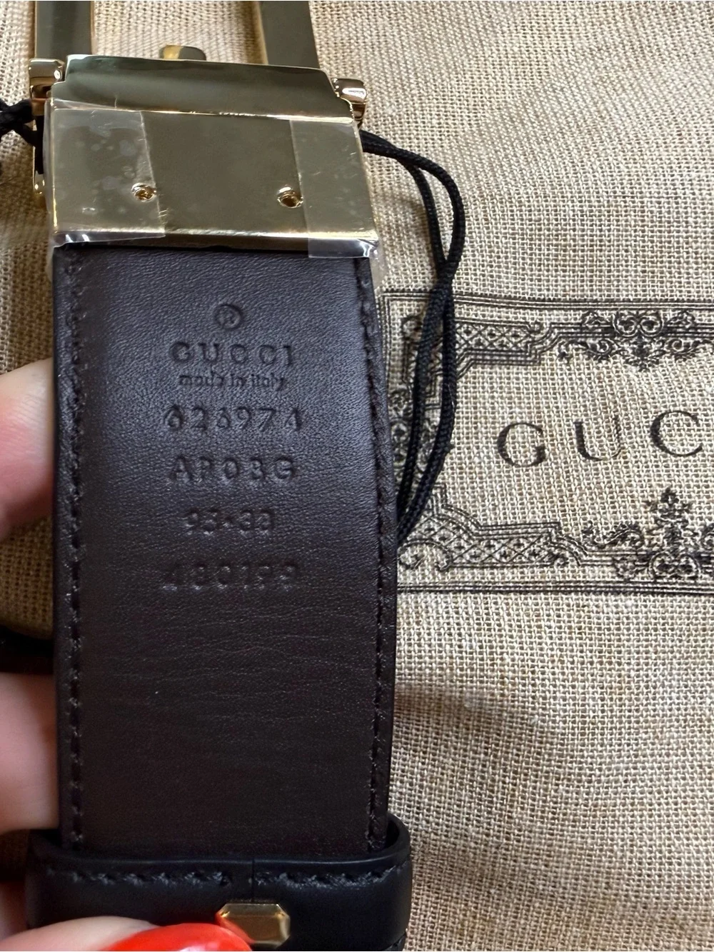 NWT Reversible Gucci Men's Black and Brown Leather Belt with Gold G Buckle